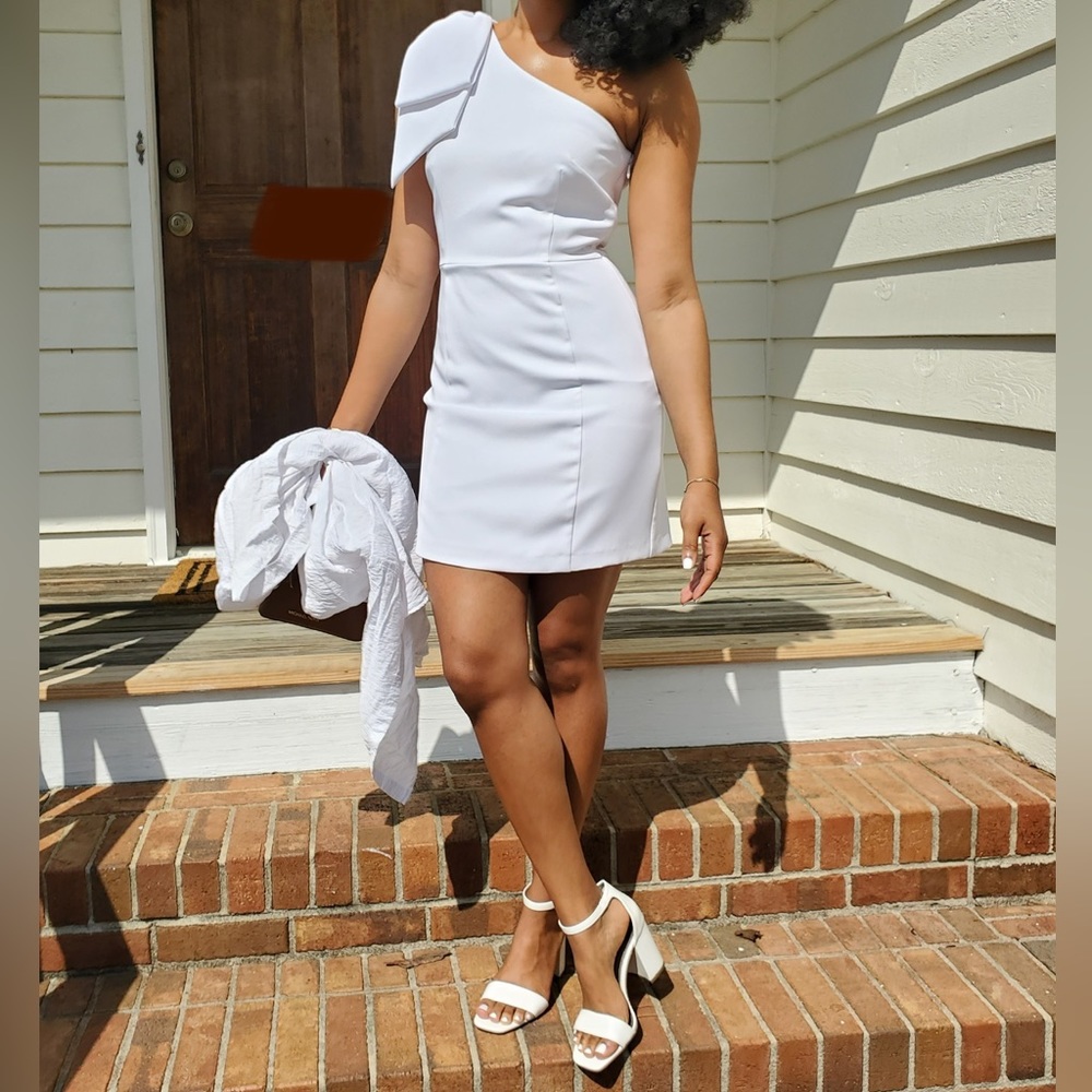 Gianni Bini One Shoulder White Mini Dress